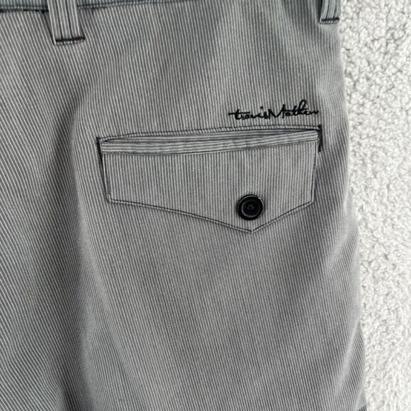 Travis Mathew Shorts Mens Size 34 Golf Gray White Pinstripe casual athleisure - Picture 8 of 10